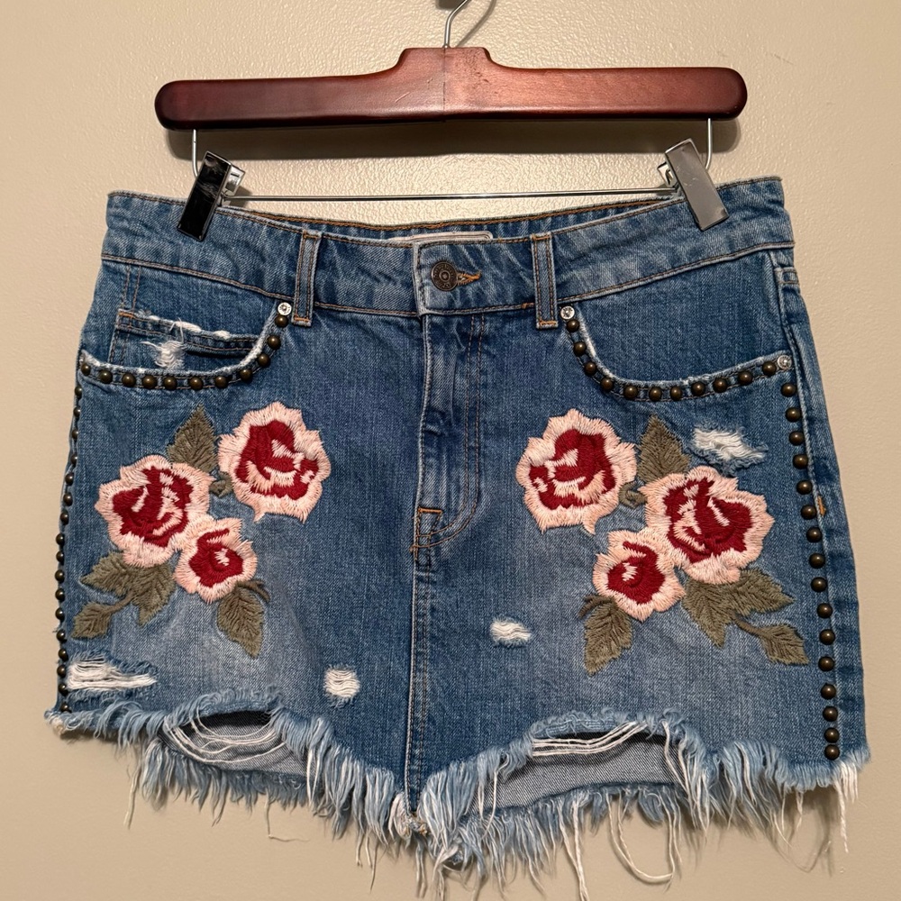 Like New Free People Wild Rose Denim Skirt with studs and fretted hem sz 27
